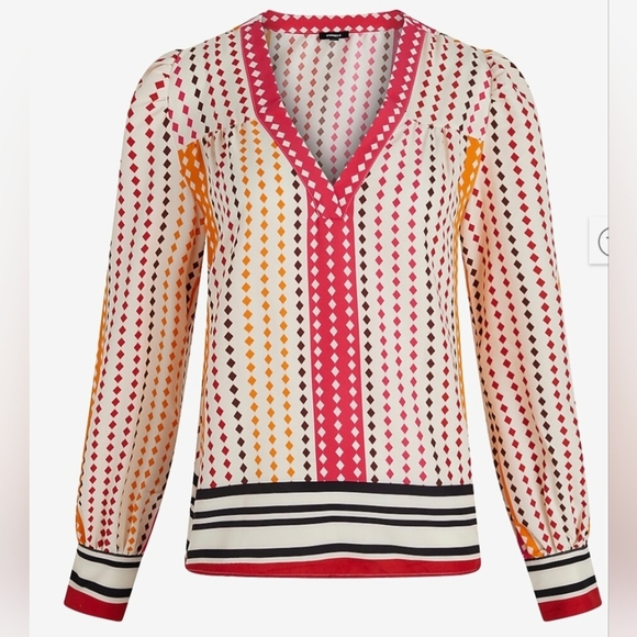 Express Printed V-Neck Long Sleeve Gathered Front Blouse - Picture 5 of 7